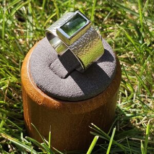 ANILLO FRESIA Turmalina rectangular