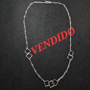 Collar largo Cuadros